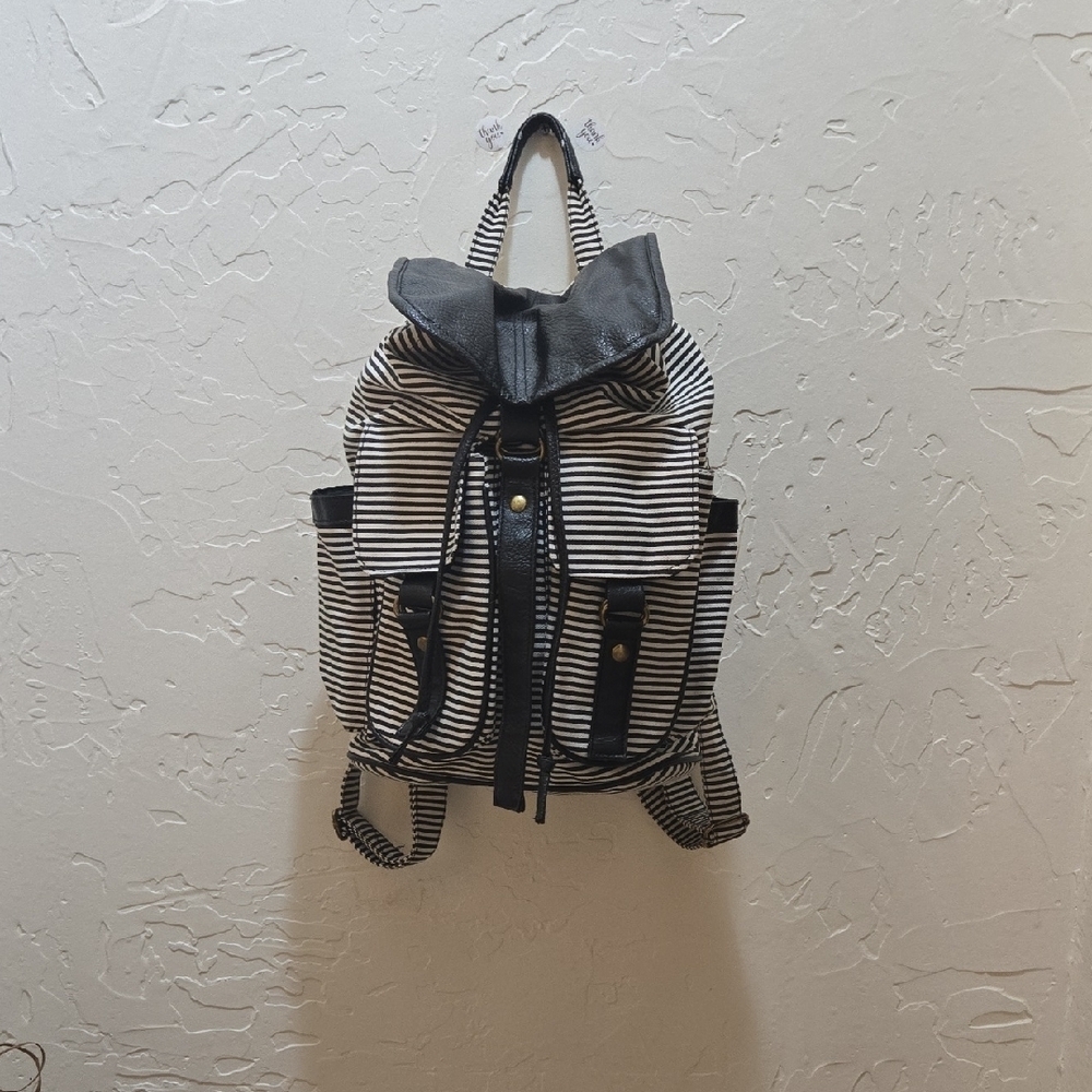 Expressions Chic Black and White Tote